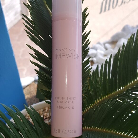 Mary Kay Replenishing Serum C+E - Picture 1 of 8